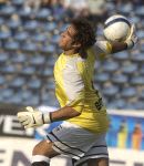 La Real confirma el fichaje del meta chileno Claudio Bravo hasta 2011 y Gerardo firmará hasta 2008